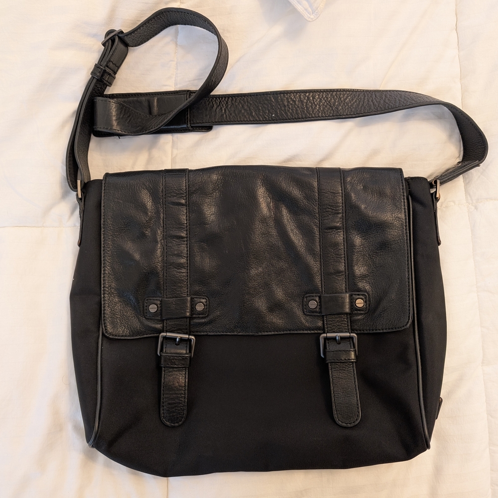 Black Leather Men's Messenger Bag
